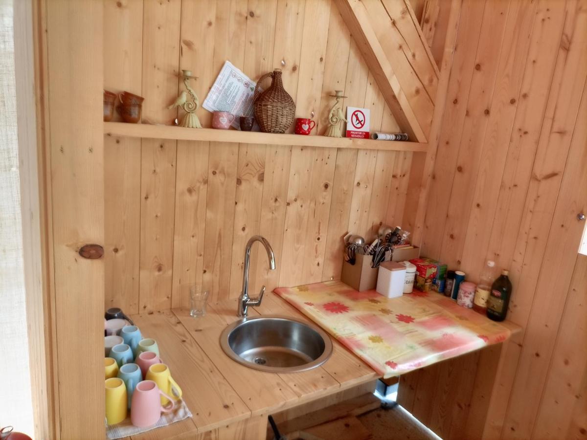 Kamp Beli Gaber Hotel Stari Trg pri Lozu Exterior photo